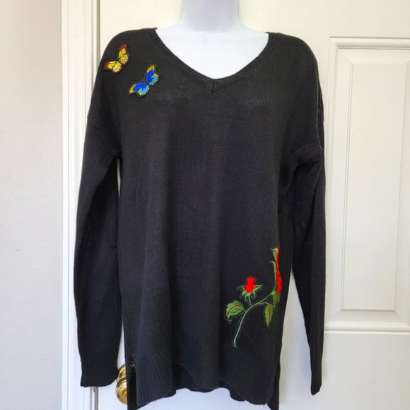 Kate and Mallory Lightweight Knit Sweater Black Embroidered Butterflies Roses M - Picture 1 of 10